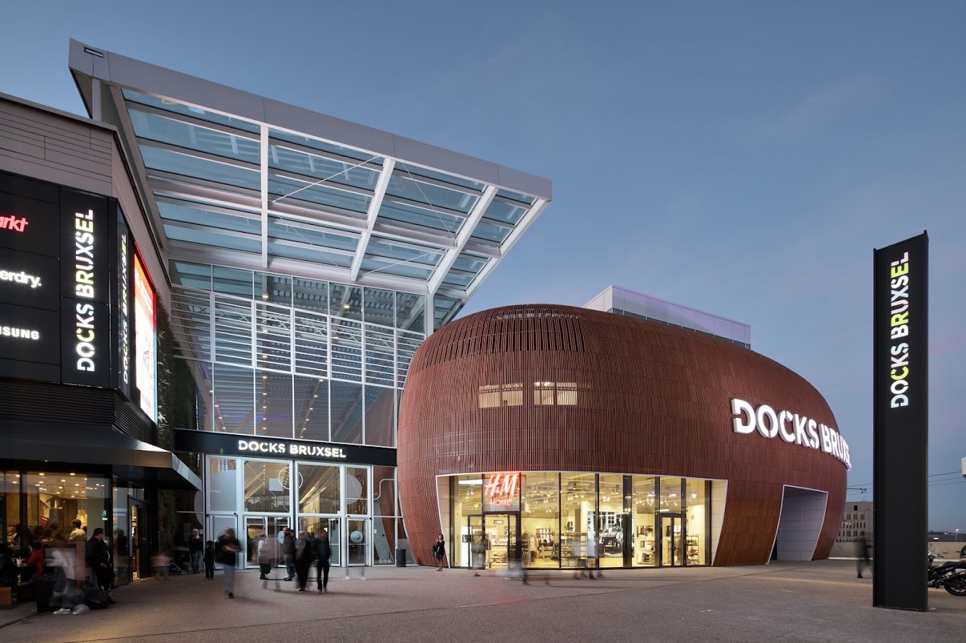 Hoofdgebouw van Docks Bruxsel